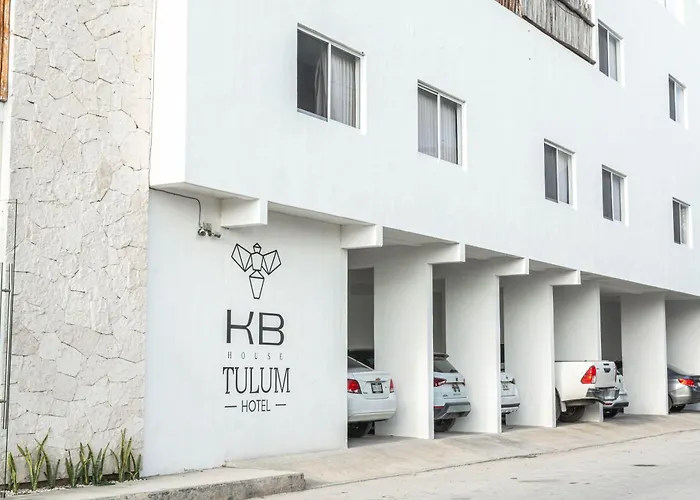 Hotel Collection O Kaab Downtown 4*